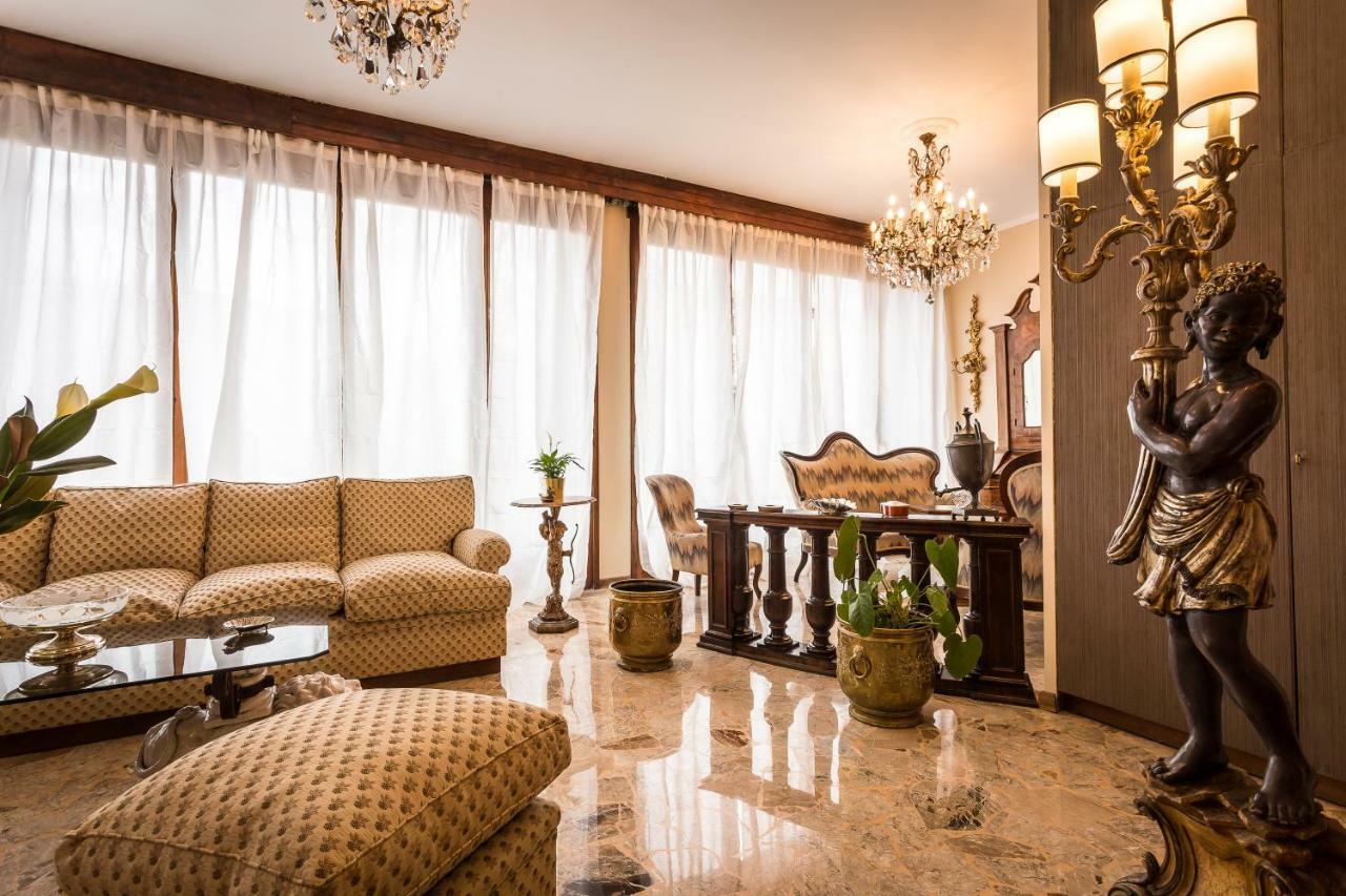 Ferrhouse Charm In Florence Two Lifts Extérieur photo